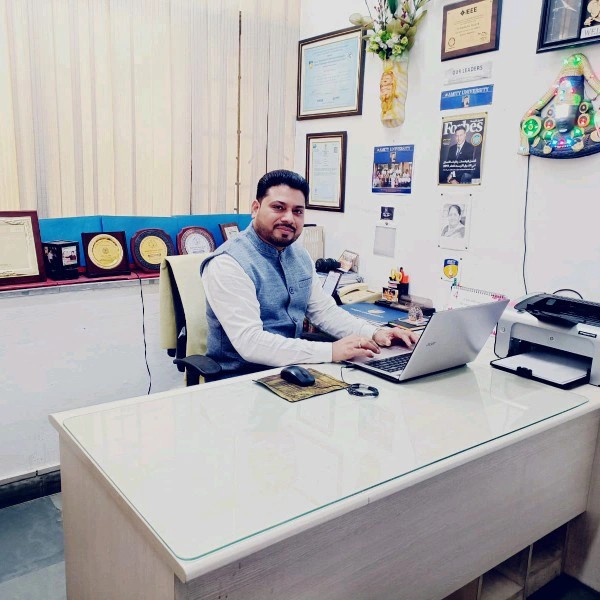 Dr Himanshu Gupta